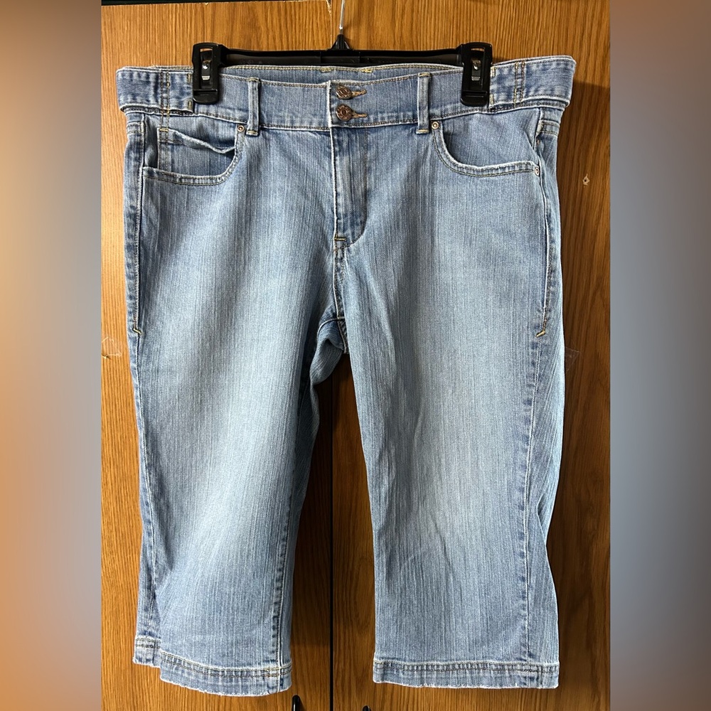 Women’s Jean capris size 10